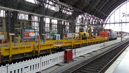 V100 von Sonata Logistics in Frankfurt Hauptbahnhof