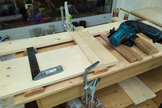 Ein Stand Up Desk aus Leimholz