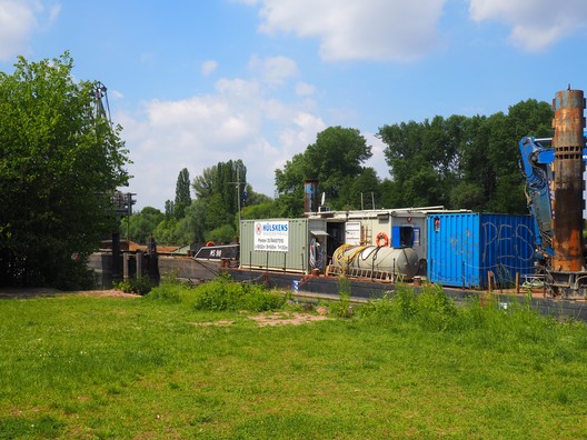 Rohrbrücke am Main in Offenbach