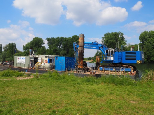Rohrbrücke am Main in Offenbach