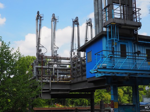 Rohrbrücke am Main in Offenbach
