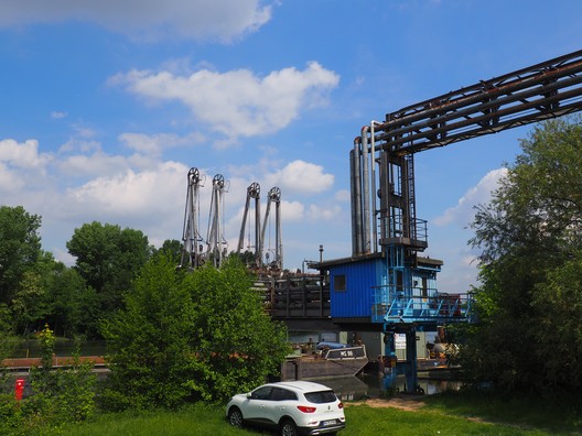 Rohrbrücke am Main in Offenbach