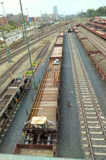 Güterwagen im Bahnhof Frankfurt Ost