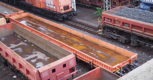 Zwei Ex-DR V100 der BBL in Frankfurt Ost