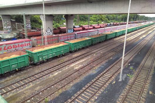 Wagen der Gattung Eamnos, beladen mit Sand