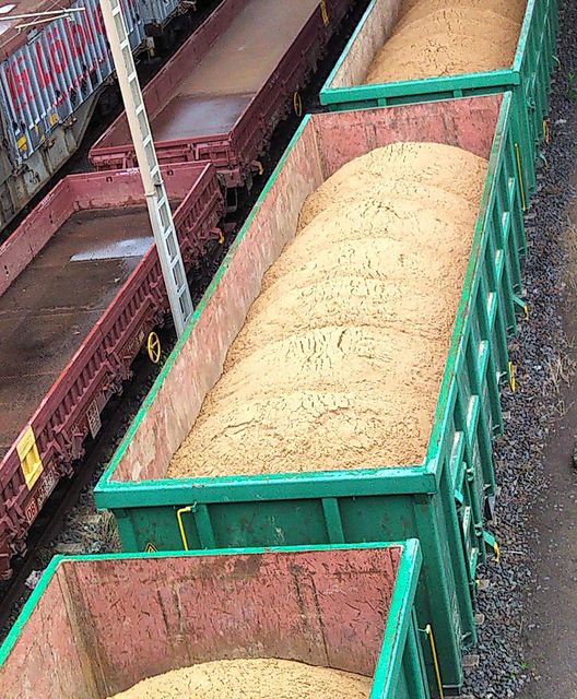 Wagen der Gattung Eamnos, beladen mit Sand