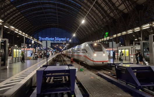 Ein Septemberabend auf dem Frankfurter Hauptbahnhof