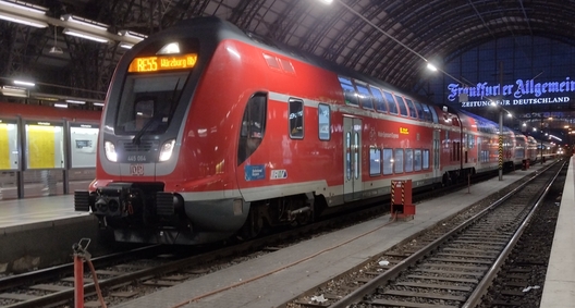 Ein Septemberabend auf dem Frankfurter Hauptbahnhof