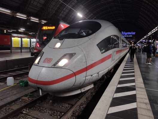 Ein Septemberabend auf dem Frankfurter Hauptbahnhof