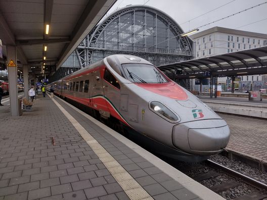 EC 151 im Frankfurter Hauptbahnhof
