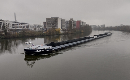 Ein Schubverband auf dem Main
