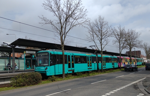 U-Bahnen und Straßenbahn am 21.03.23 in Frankfurt am Main