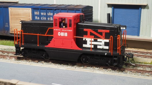 Fertig umgebaut präsentiert sich der Switcher vor einem abholbereiten Boxcar.