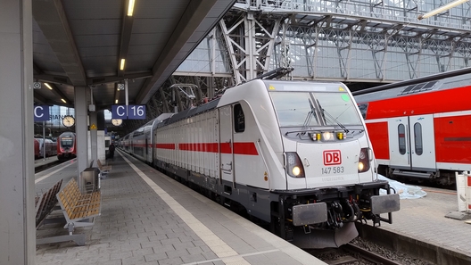 Eine halbe Stunde auf dem Frankfurter Hauptbahnhof, 18.04.2024