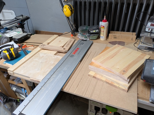 Aufbewahrungskästen aus Reststücken aus Leimholz und Multiplex