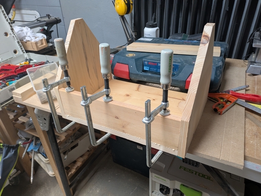 Aufbewahrungskästen aus Reststücken aus Leimholz und Multiplex