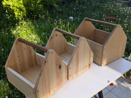 Aufbewahrungskästen aus Reststücken aus Leimholz und Multiplex